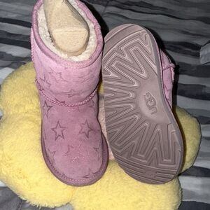 🩷UGG Pink Star Kids Boots